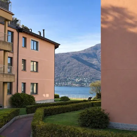 Апартаменты Lakeside - 1br With Pool Access Maccagno
